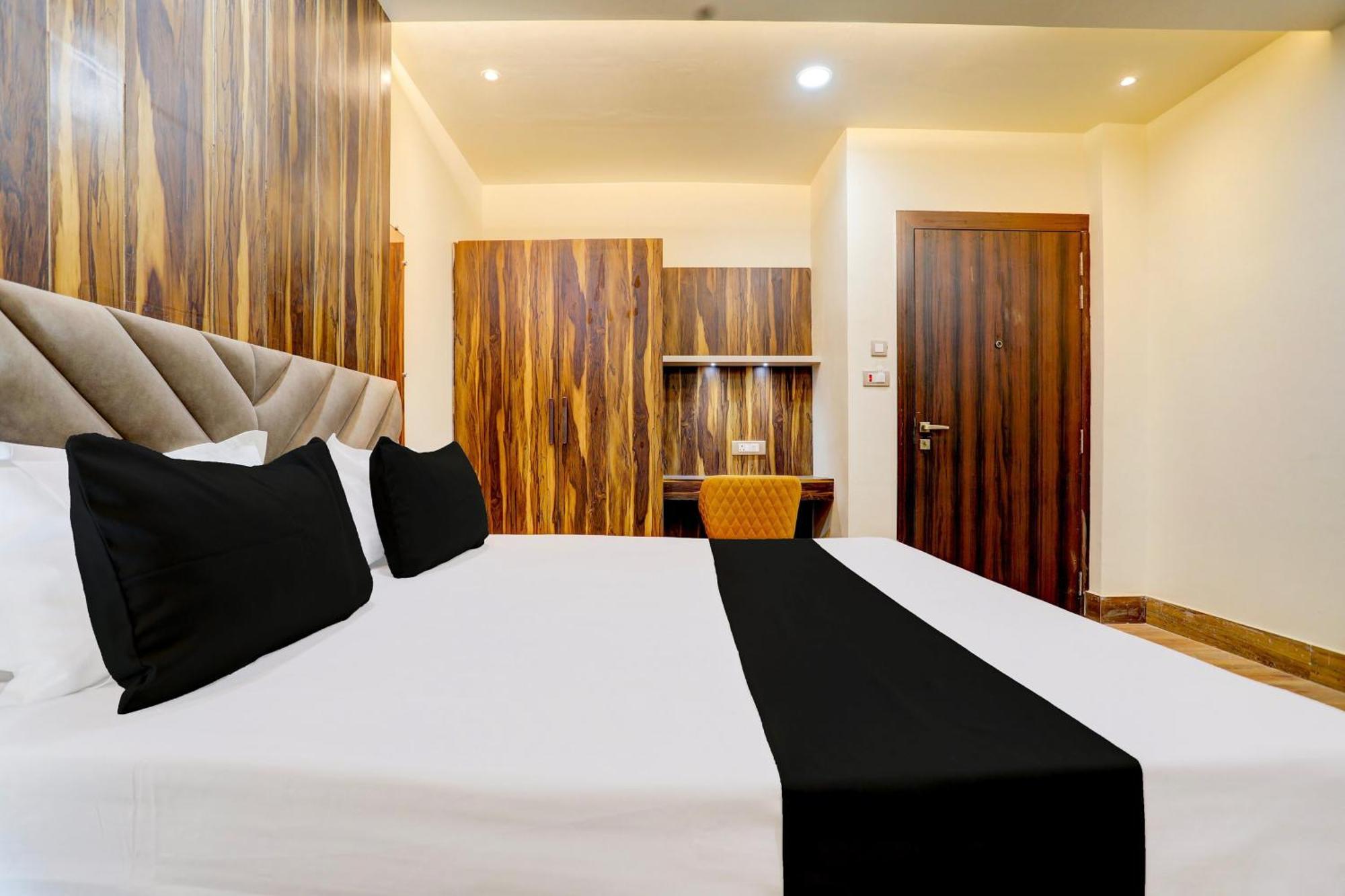 Hotel O Krishna Greens Kanpur Bagian luar foto