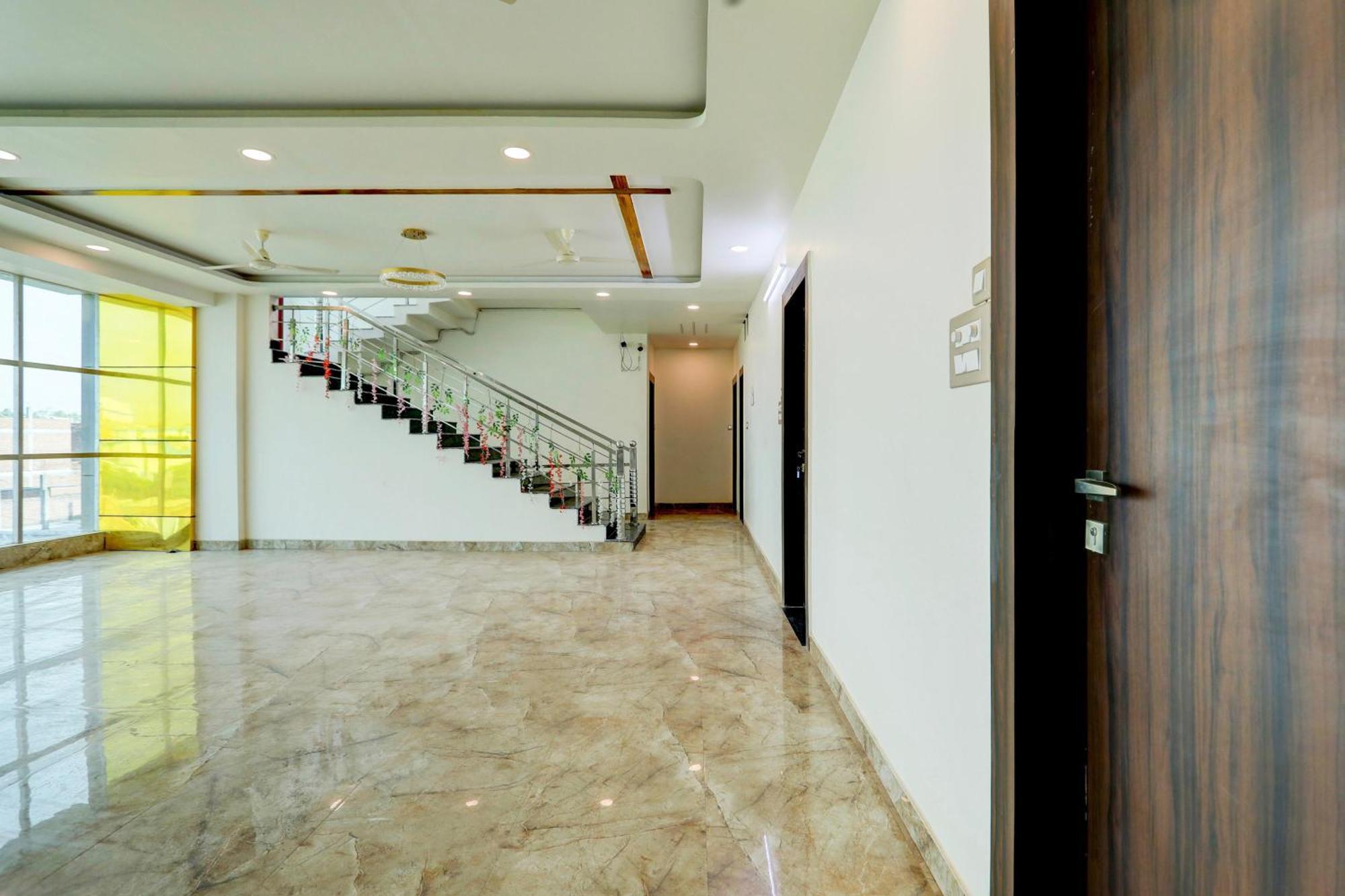 Hotel O Krishna Greens Kanpur Bagian luar foto