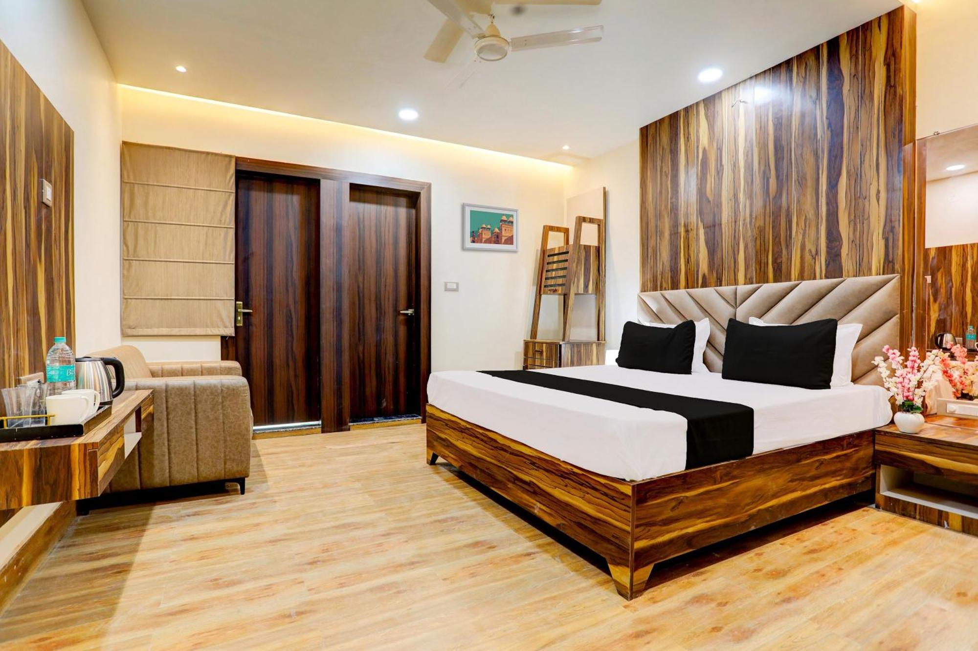 Hotel O Krishna Greens Kanpur Bagian luar foto