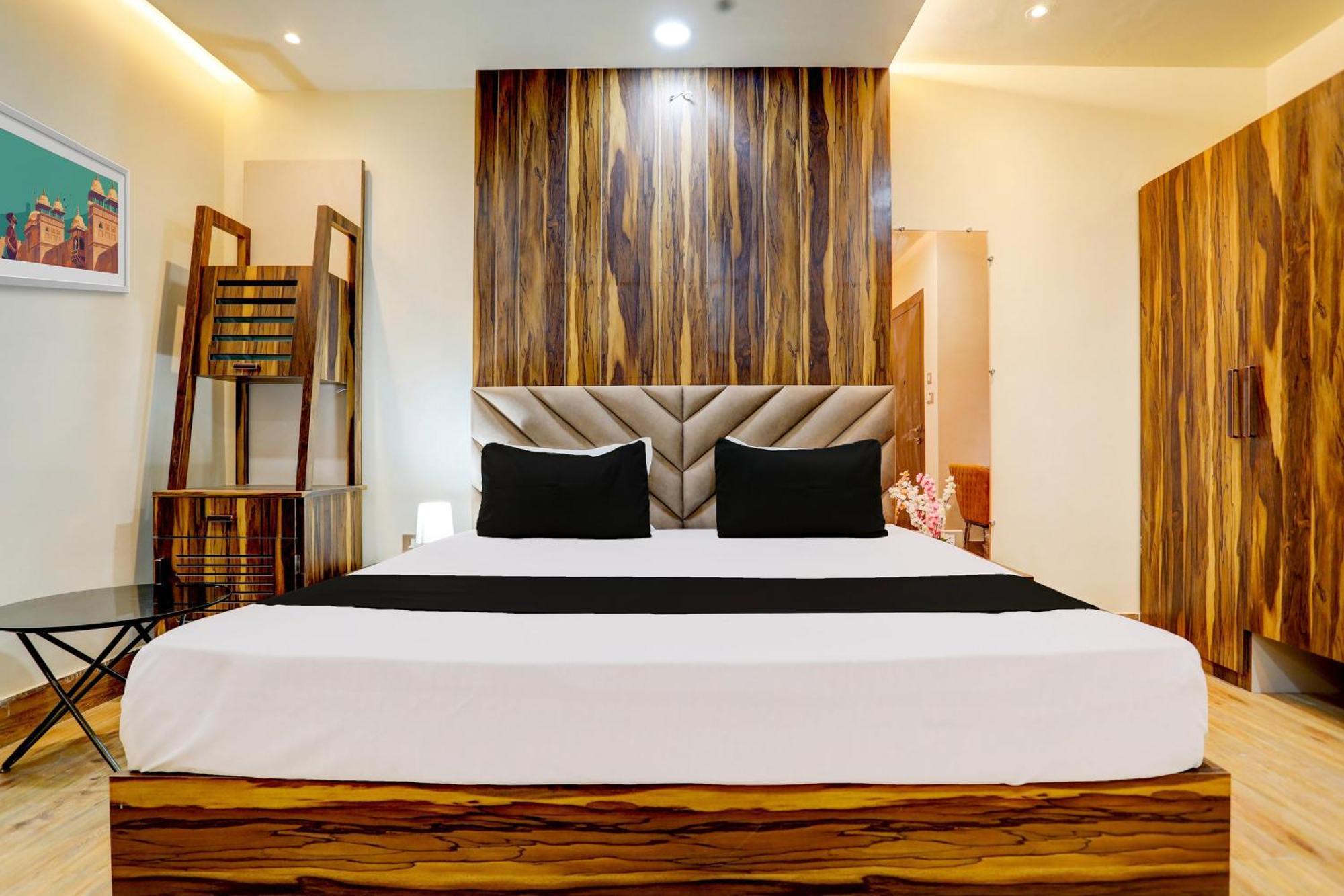 Hotel O Krishna Greens Kanpur Bagian luar foto